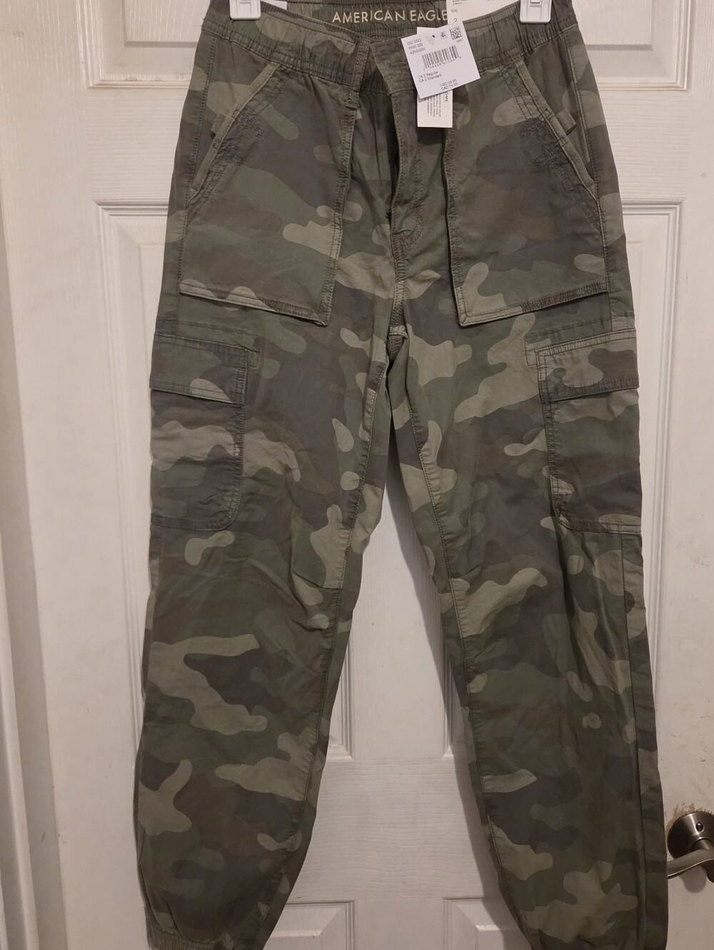 American Eagle Stretch Baggy Cargo Joggers – Camo Green (Size 2 / 26W)